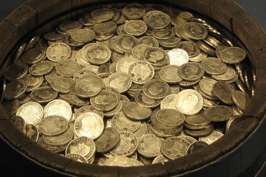 gold on a pot