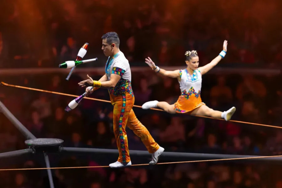 tightrope juggling and splits